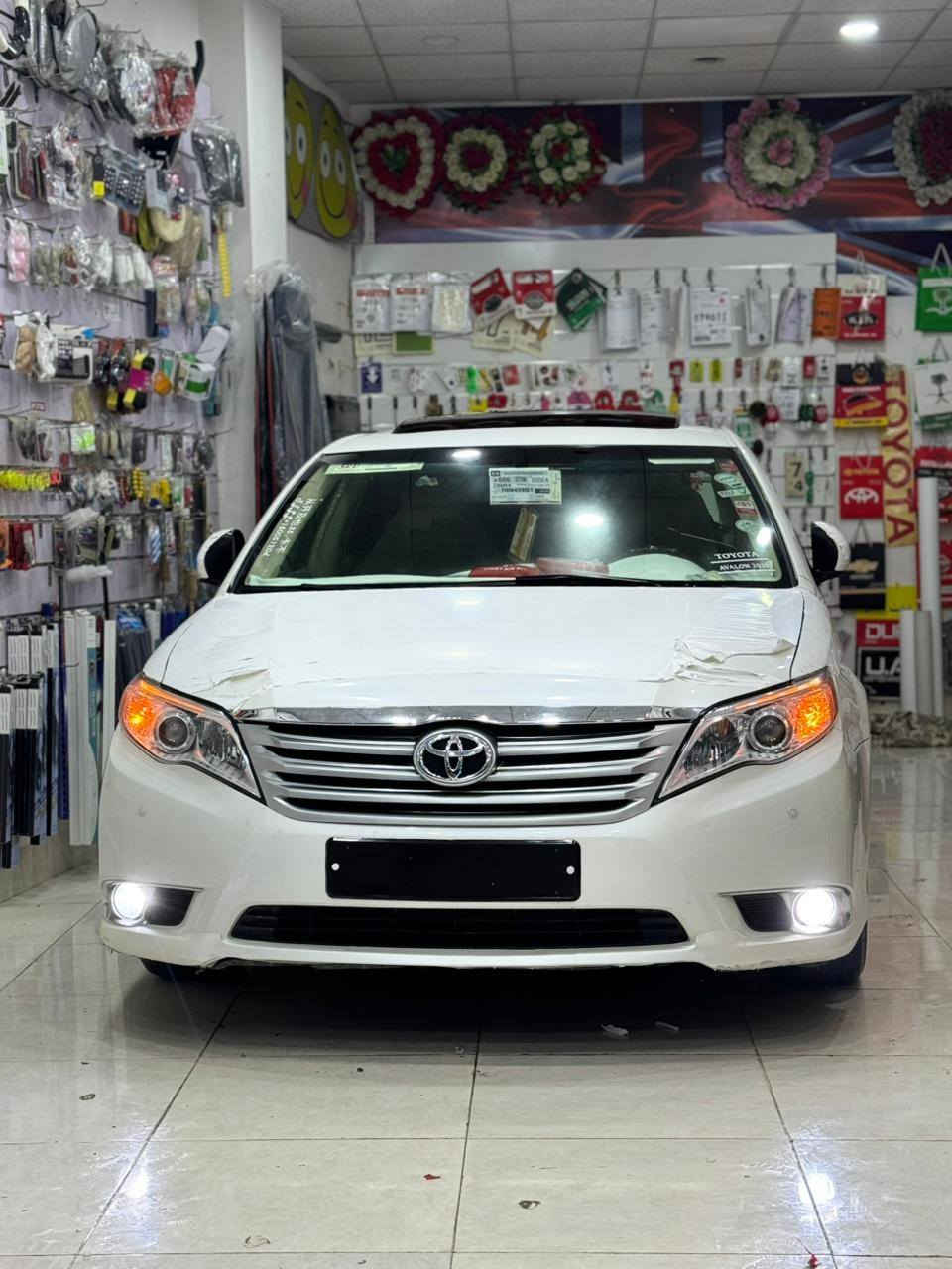 تۆیۆتا ئەڤەلۆن 2012 مانگی 9  قەپاخ رەش بیلادی 
٤ تایەی بیلادی تۆیۆ لەژێرە 
مواسەفات لیمیدیت 
پەردە حاسە کوشین سارد و گەرم 
تەنها 156 000km رۆشتووە 
گیر مەکینە بەشەر نەکراوەتەوە 
بۆیەخ دەحامیش بۆیاخی نییە 
بەس سێ پەلە ساردی هەیە 

سعر : لە کۆمێنت داوای بکە ڕاستەوخۆ بۆت دێت 🤖 

رەقەم و سەنەوی تازەیە 
لایتەکان ئلیدیە 

ژمارەی مۆباهیل 
***********
