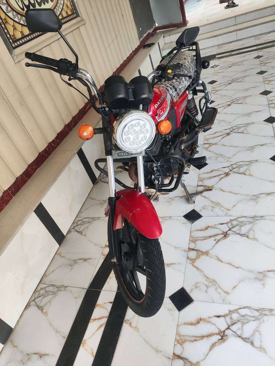 سلام عليكم دراجه دايون نفخ دراجه مفتوحه بوشه وبستم اصليات شرط دراجه خير من الله عزم دراجه جديده ونضيفه حيلل كلشي بيه جديد وتمشي وخير من الله كلشي شغال بيه سلف نكره وحده وهندر اشاير لايت عالي ناصي دراجه مناقصه شي ابدد  مرقمه جاهزه سنويه ثاني يوم باسمك تسجل الرقم *********** والاستفسار علي خاص....
