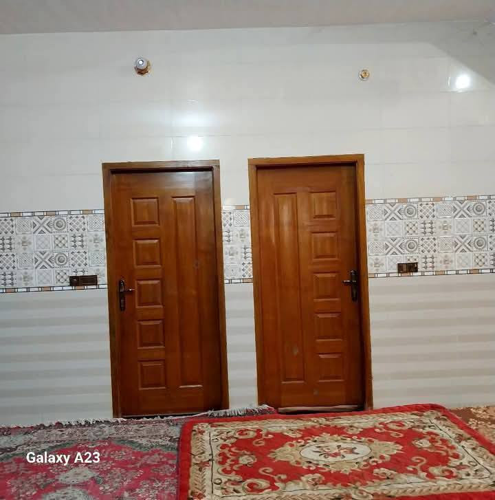 السلام عليكم بيت للبيع موقع تجاري في شارع سكلات المساحة 376م للاستفسار الاتصال على  الرقم ***********
