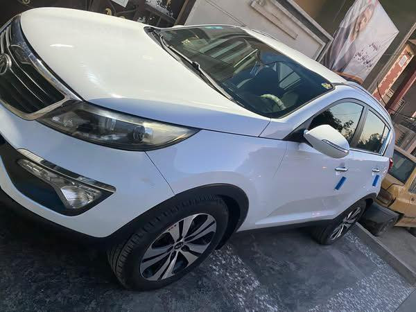 السلام عليكم
كية سبورتج 2014 خليجي
كامرة حساسات خلفية مكفولة من الضربة والصبغ فقط بارد ومذكور بالسونر بالمنشور .
رقم بغداد الانكليزي مكان السيارة بغداد الامين الثانية
رقم الهاتف ***********
