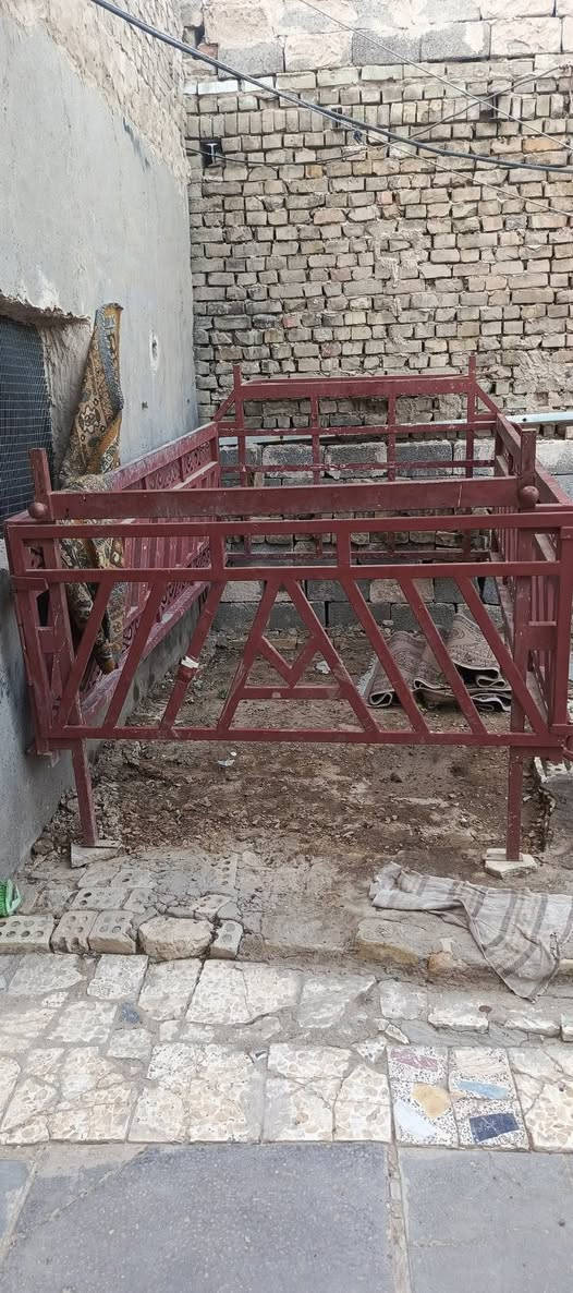 السلام عليكم محجر ابو البلازمه نضيف كلش السعر 500 الف مكان بغداد حسينيه المعامل رقم ***********
