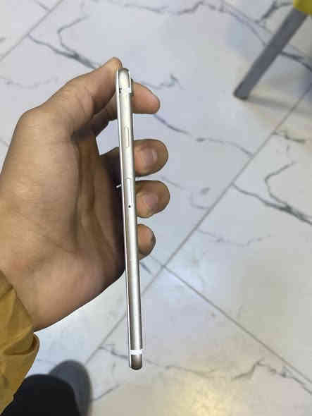 سلام عليكم ‏شباب iPhone 7 Plus للبيع جهاز كلش نظيف كل شيء مابي بس مبدل بطاريه ١٠٠
‏أفطر الشاشه فقط تفاصيل خاص السعر 70وب مجال //مكاني الرمادي خمسة كيلو //
الرقم ***********
