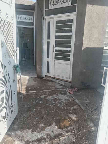 مشتمل مساحه 100 متر بحي الحكيم نزله عطوف 
غرفه وهول ومطبخ وستقبال سند 25 مسجل بلديه 
السعر 25 بيه مجال بصيط 
الستفسار ***********
