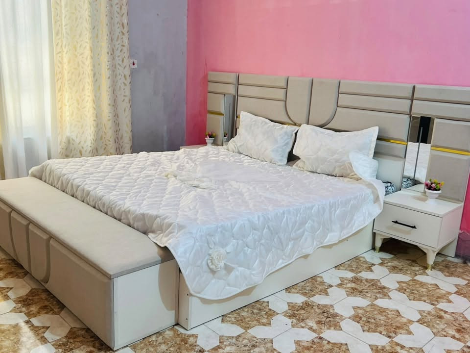 سلام عليكم يوجد غرفه تركيه للبيع استخدام أسبوع واحد فقط نضافه ميه بل ميه 

 ‭***********‬
