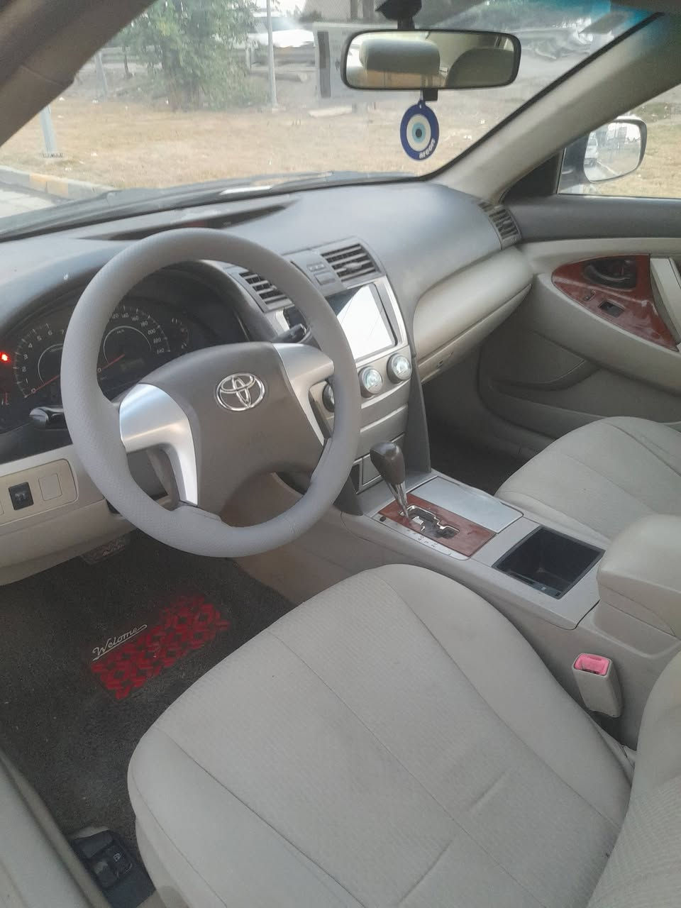 تحيه طيبه الى جميع اعضاء الكروب
كامري للبيع خليجي لو ابيض موديل 2008 
رقم بغداد دولي سنوية باسمي داخلة هزة جديد هذاه الشهر 
السيارة بيهة صبغ حزام جمالية( تكم وقمارة مكفولات من الصبغ )

محرك 4سلندر2400 لاتبخير ولآ تنقيص 
تدفئه تبريد أمامي وخلفي ثلج 
محرك كير تبريد كهربائيات مكفولات 
تخم تاير جديد درايم شفتات جداد 
داخل نظيف بعدة ع البلاد + دشبول نظيف 
مكان السيارة بغداد الدوره حي المعلمين 
لسعر 98$
ابيع نقد فقط لاراوس ولا ابيع اقساط 
الاتصال ***********
