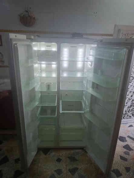 ثلاجة سامسونك نضافه 100 بالمئة للبيع الاتصال على ***********
