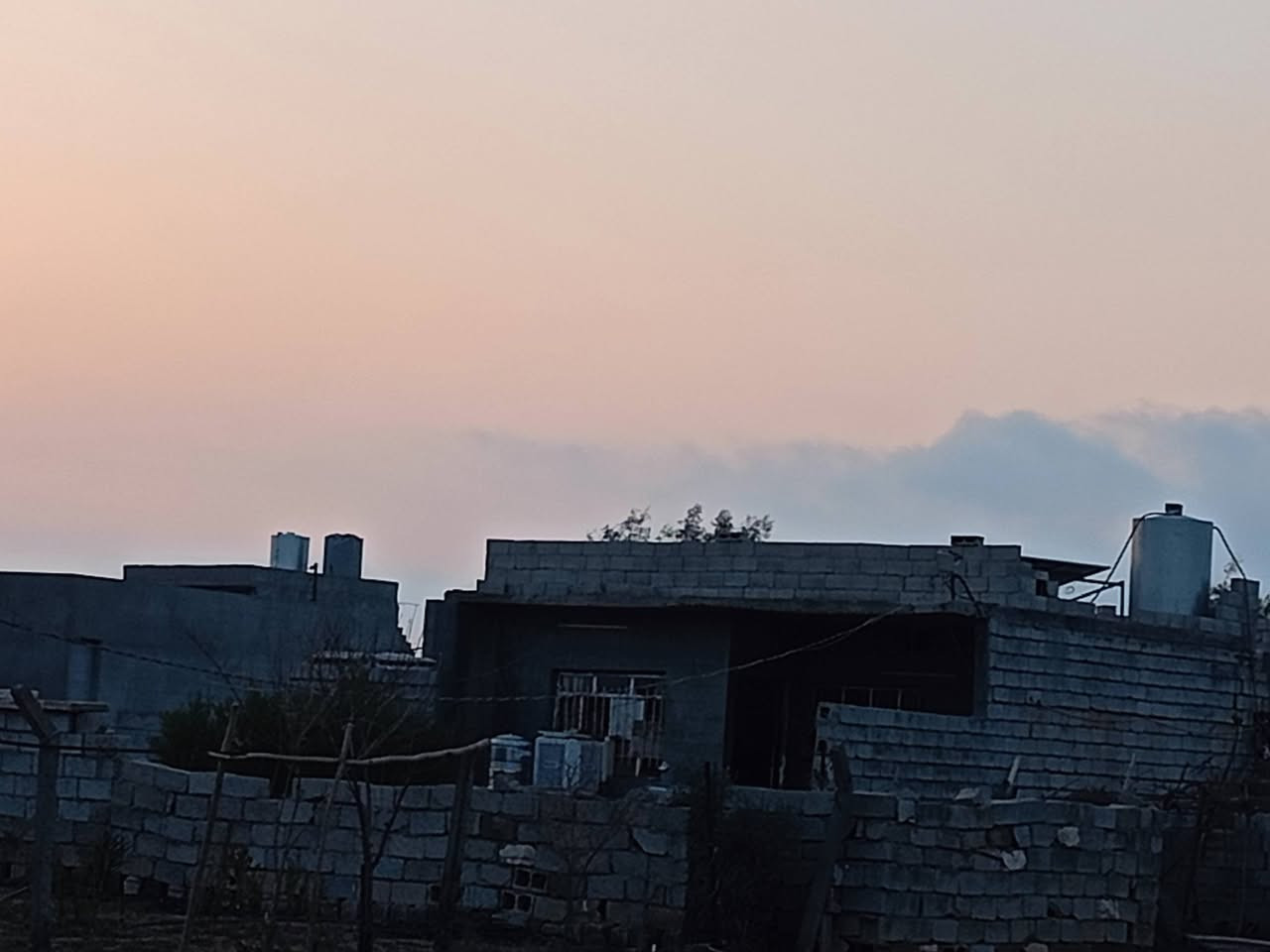 السلام عليكم
مزرعة للبيع المساحه نص دونم مع بيت كامل مع طاقه شمسيه المكان الحوالي كركوك قرب شركة طارق للاستفسار التصال ***********
