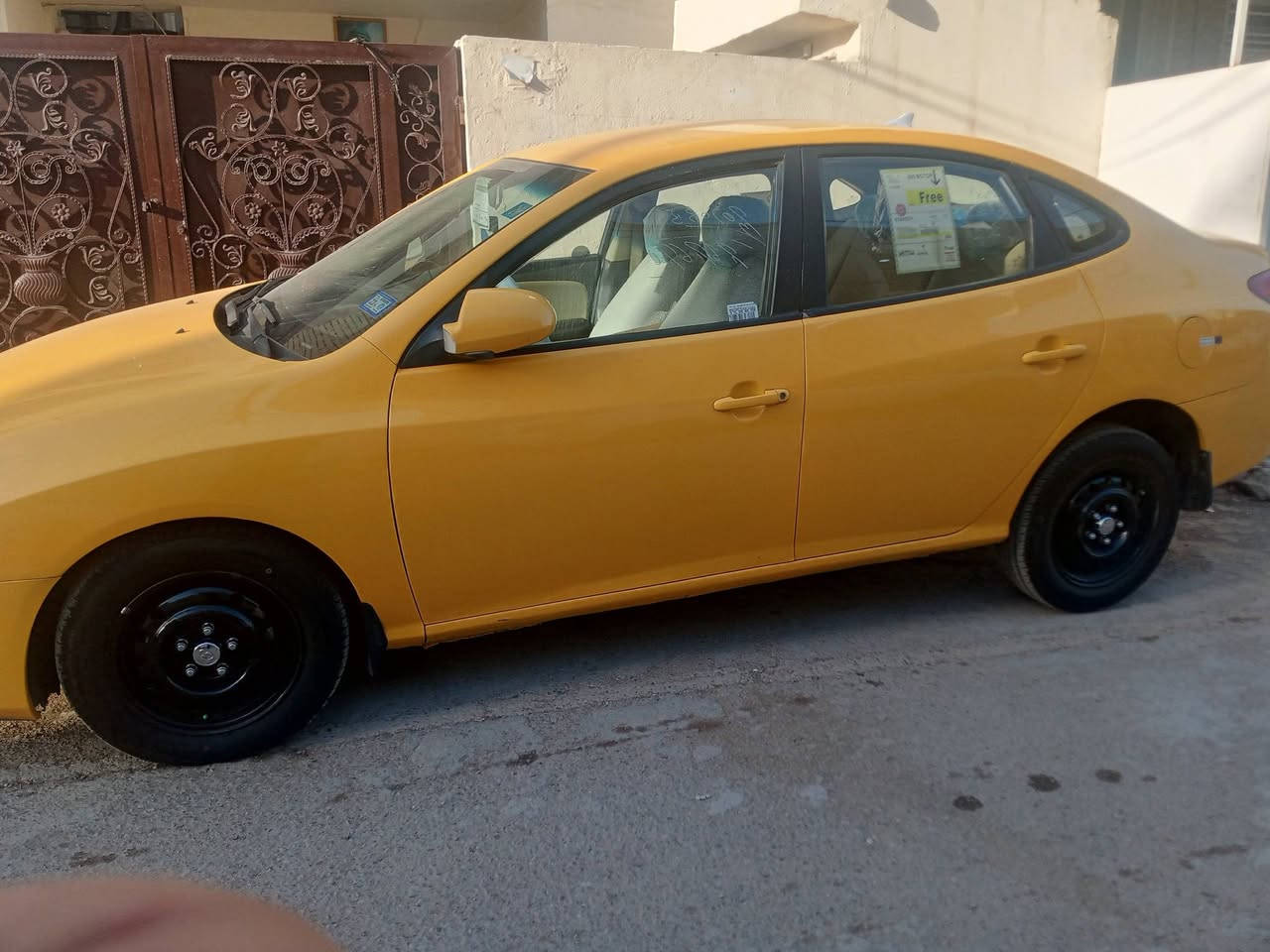 سلام عليكم النترا موديل 2010سيار جديده بيها جاملق الايسر تعديل بارد بس مكينه 2000 العنوان بغداد الجديدة السعر (120) ***********
