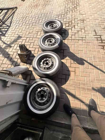 سلام عليكم للبيع تخم تاير وويل حجم 
14 /75/205
اي استفسار ***********
مكاني الشعب السعر 275 الف كامل مع الويل
