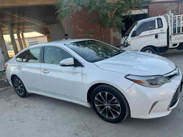 افلون موديل 2018
ماشيه 96الف 
بصمه وارد أمريكي 
بيها قطعتين چاملق وبنيد 
كير محرك شرط 
***********
السعر 190
