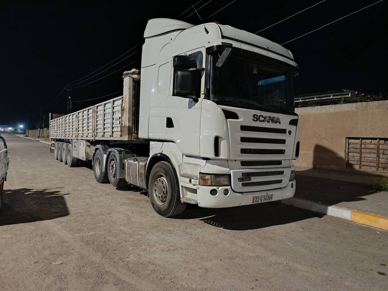 سلام عليكم 
سكانية البيع 2007سنكل امامي حجم R420
مربوطة اربع دناكير جوانب متحركة  
سنوية ساقطة صار 5اشهر 

0771 396 8576
