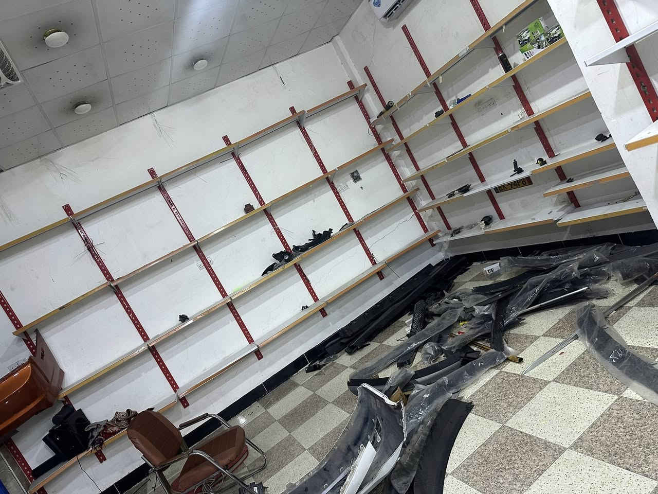 رفوف للبيع ياسعار مناسبه البصره القبله ***********
