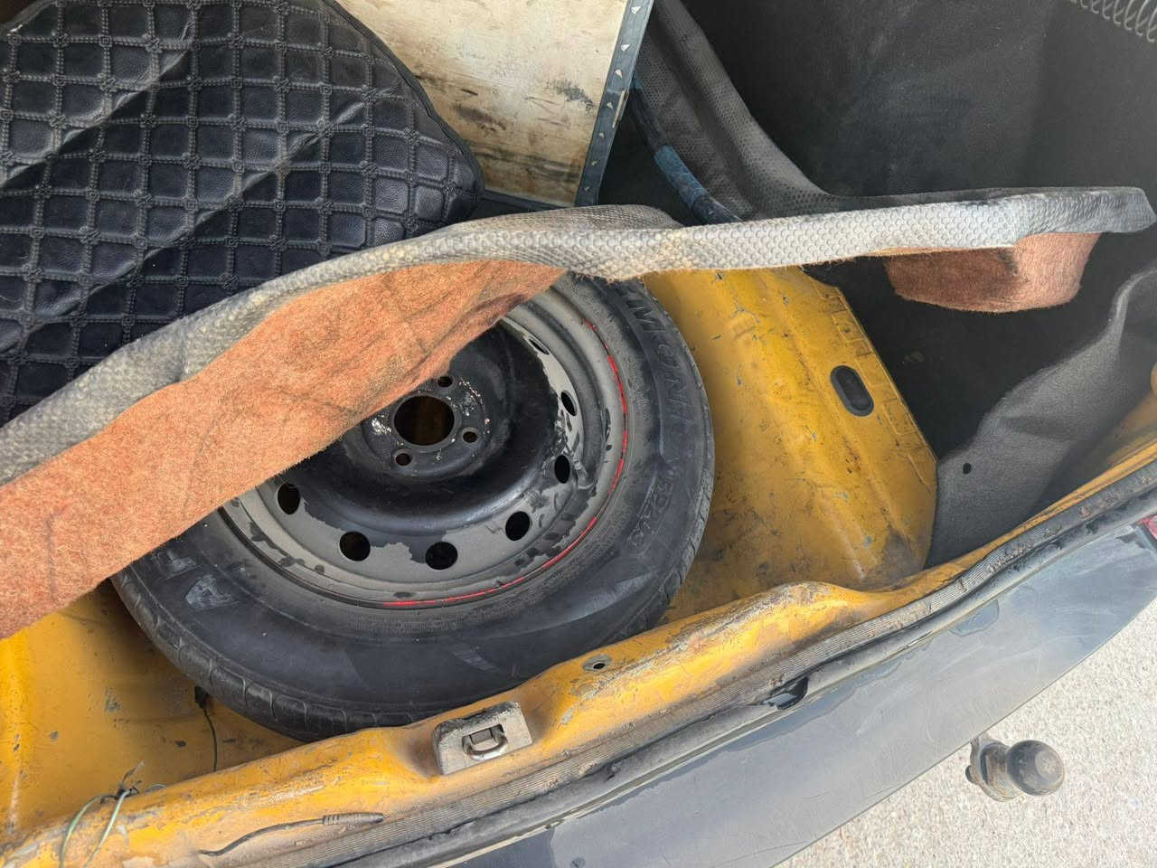 سلام عليكم شباب رينو مديل ١٠ كير ومحرك مكفول تخم تاير جديد صدر امامي خلفي جديد تحويل مباشر سعر ٢٥ وبيه مجال قليل رقم هاتف *********** مكاني بغداد جسر  اديالئ القديم
