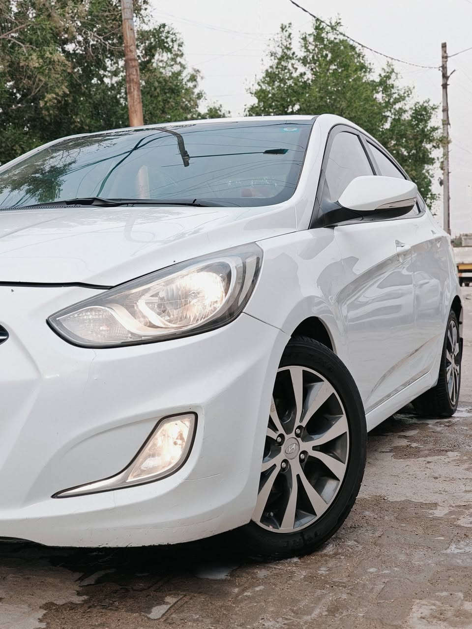 سلام عليكم 
هونداي اكسنت 
موديل 2016
خليجي
السونار مرفق مع المنشور 
بيها حالوب خفيف 
گير ومكينه كفاله 
فول موصفات 
حجم المحرك 1600
دبل قطره 
فتحه سقف 
تحكم استيرن جهتين 
شاشه كبيره 
كامره دواره 
ماشيه 80
كشنات جلد 
دوشمه جديده
تبريد ثلج 
رقم بغداد الجديد 
رقم الانكليزي 
تحويل مباشر 
مكاني بغداد 
ه‍ ‏‪***********
