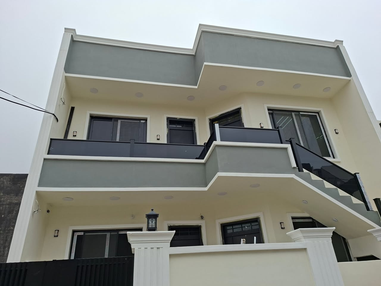 يسعد مسائكم متابعينا وزبائنا الكرام ⚘⚘⚘
نقدم لكم محجر زجاج مقسى سكيورتي مع المنيوم   
للاستفسار مراسله الصفحه 
او الاتصال ع رقم 
  ***********
