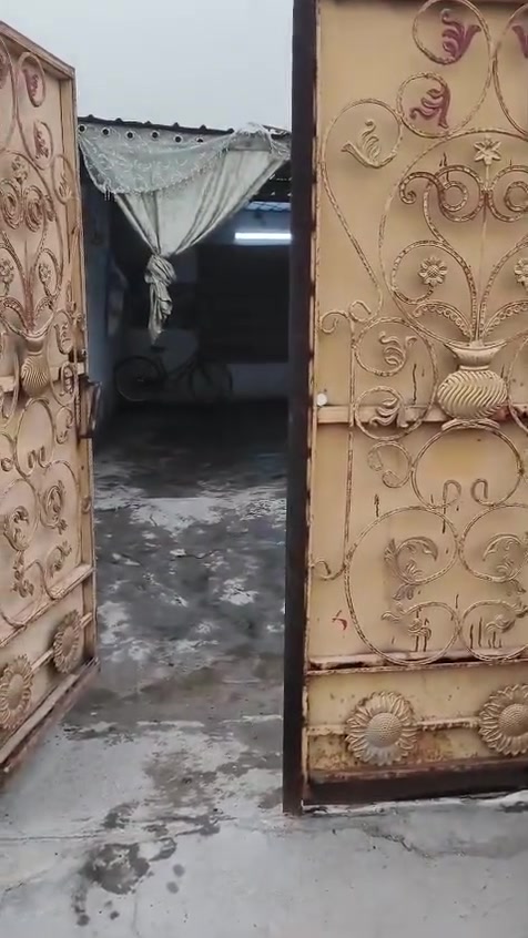 سلام عليكم اخوان بيت للبيع رخيص بيع مستعجل لسبب ضرف مكانه بصرة مقابل دور نفط ماعلي لا ازاله ولا مبلغينهم  تصلو على رقم للاستفسار اكثر ***********
