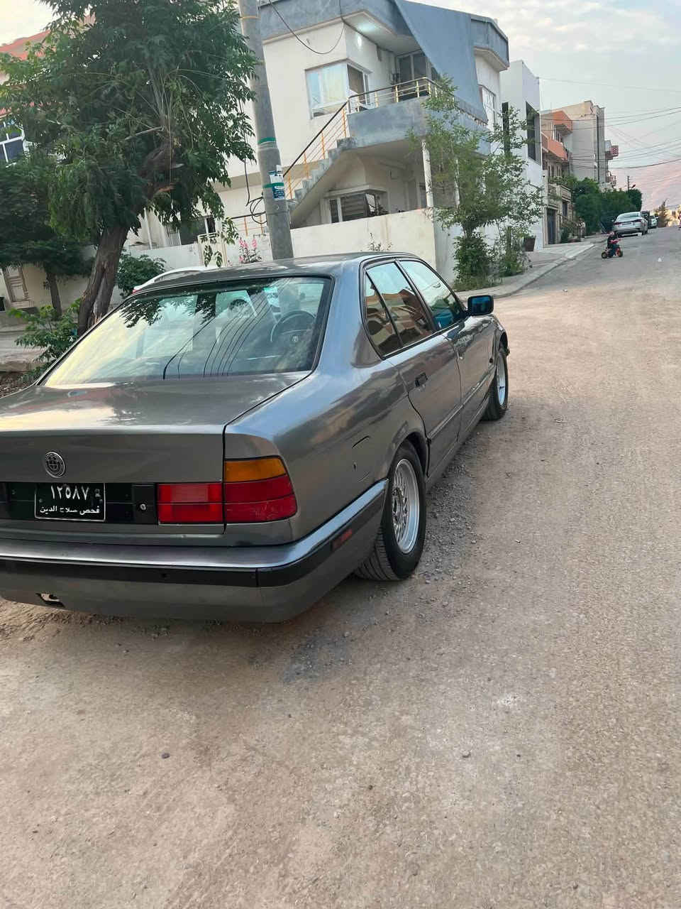 سەرەتا بەناوی خوا
BMW 1990 525
گێڕعادی 
دوو جام کارەبا 
کامل مەسرەفی کراوە 
بە شەرتی گێڕ و مەکینە. تەنانەت بوخاریشی نیە  
بێ دەعم و لێدراو 
ڕۆنی تازە گۆڕاوە تایەی سفر  
ئاڕم پلاسیکی سلێمانی ٤٥ گەڵاو مەجالێکی برایانەی تیایە  
0773 150 6515 سلێمانی . السليمانية, العراق
