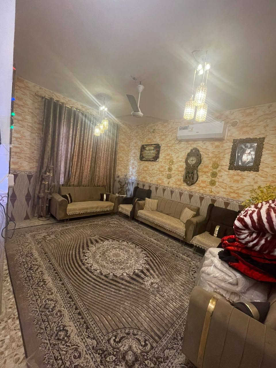 السلام عليكم بيت للبيع بالمعملجي مقابيل اعداديه الصناعه مساحته 200م طابق واحد نضيف جداً
طابو زراعي سند 25 يحتوي على مطبخ وصاله وغرفه واستقبال وصحيات ومتوفره جميع الخدمات للاستفسار عل هذا الرقم ***********
