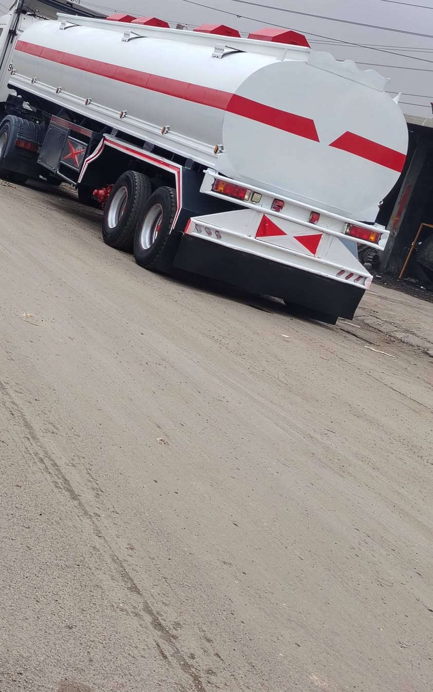 السلام عليكم اخوان  تانكي  للبيع  العنوان موصل السعر على رقم الهاتف ***********/٠@***********
