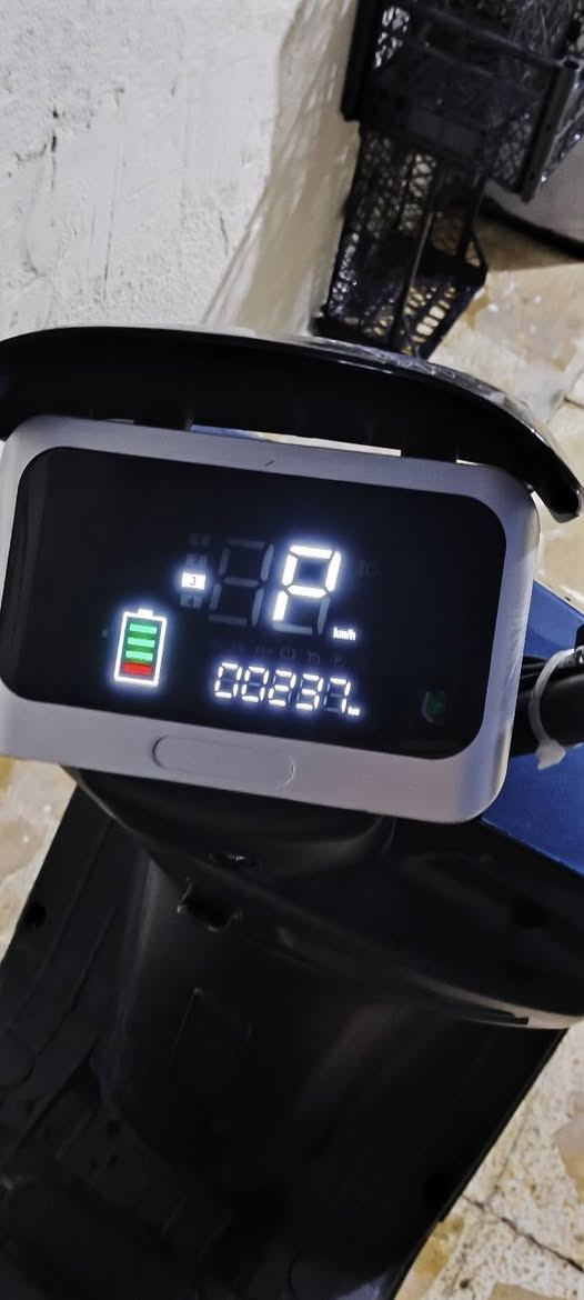 ماطور للبيع جديد مستخدم اقل من اسبوع 
ماشي237كيلو
شغال كامل مابي اي عطل سعرة500
مكاني حي سومر
 شراي اتصل***********
