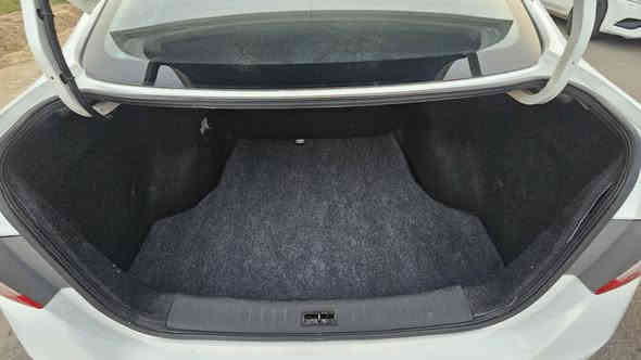 السلام عليكم
نيسان سنترا خليجي 
موديل 2015  رقم بصره انكليزي 
ماشيه 120 KM
كفاله عامه ضربه صبغ تبديل حتا دعاميات 
محرك  كير ما مفتوحات 
حداده تخم تاير 
تبريد ثلج ما بيها نقص برغي 
العنوان بصره ابو خصيب 
السعر 120 وبيها مجال 
رقم الهاتف ***********
