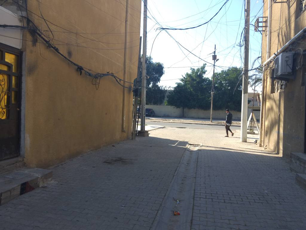 للبيع نصف قطعة امامية 80متر بناء حديث طابق الاول طرمه و استقبال وغرفه نوم و حمام داخلي وتواليت  وحمام وتواليت خارجي واساس رفت و الطابق الثاني صاعد الدرج بالبيتونه ناقصه 10 ساف ويكمل الطابق الثاني بدون سقف .... العنوان الشعله شارع 60 قرب مجمع النور مقابيل مدرسه المعراج ثاني قطعه عن الشارع 60 التجاري....رقم...

***********
