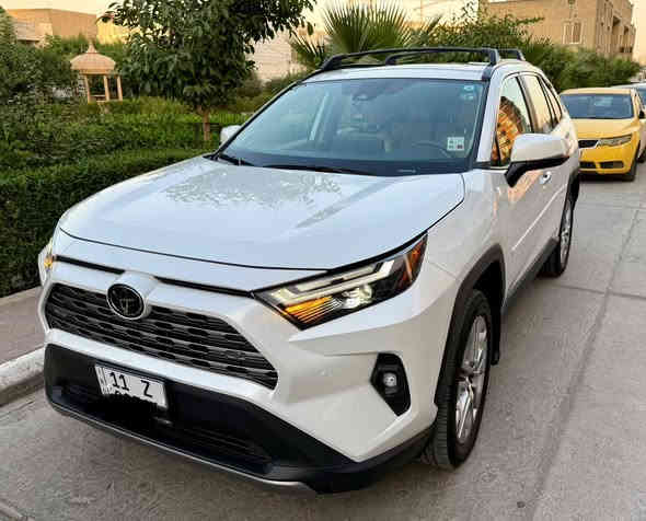 تيوتا راف 4  2024 السياره جديده بمعنى الكلمه 

السياره لمتد فول مواصفات محرك بانزين ٢٥٠٠سس

*داخل جلد لونين بلادي 
*فتحة سقف 
*بصمة تشغيل وابواب وصندوق وتشغيل عن بعد 
*رادار امامي خلفي تحديد مسار ونقطة عمياء 
*٤ انظمة قياده 
*ستيرن وكشنات تبريد تدفئه وتحكمات كهرباء 
*صندوك شفط 
*شاشه ابل كار بلي فولي وكامرات 
وبعد هواي مواصفات السياره مفوله للاخير وجاهزه 

السياره ماشيه ٤٠٠٠ ميل بعدها زيرو والمالك الاول بالعراق وكل غراضه جديده 

رقم بغداد الدولي وسنويه وهزه جدد بسمي تحويل مباشر

ضربته قبق صندوك خلفي تبديل بلادي وكاله  وجاملغ خلفي ايسر فقط بارد 

بجم كبس والايرباكات كله سليمه 

للبيع فقط ب٢٨٨ وبيه مجال 

المكان بغداد الشراي يتصل 

*********** متواجد واتساب بغداد
