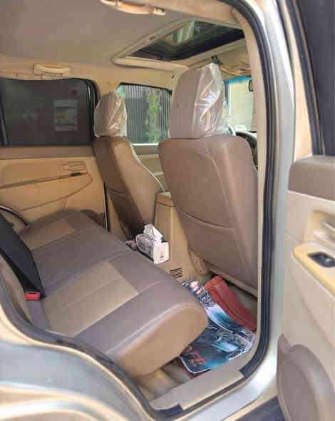 للبيع جيب ليبرتي ٢٠٠٨  فوووول  
رقم بغداد وهزة جديدة 
ماشية 116 ML
محرك V6 3700 
فتحة سلايت 
غرفته جلد جديدة جدآ 
تبريد ممتاز
كهربائيات بلادية كلة شغالة 
تخم تاير جديد نكسن 
باتري جديد 
هوك سحب خلفي
بيه صبغ بابين  
السيارة جاهزة وبدون أي نقص ادامة كاملة
_____________________
العنوان : بغداد /الكرخ   
السعر :  ٨٥ $ وبيه مجال   
رقم الهاتف : *********** /*********** بغداد
