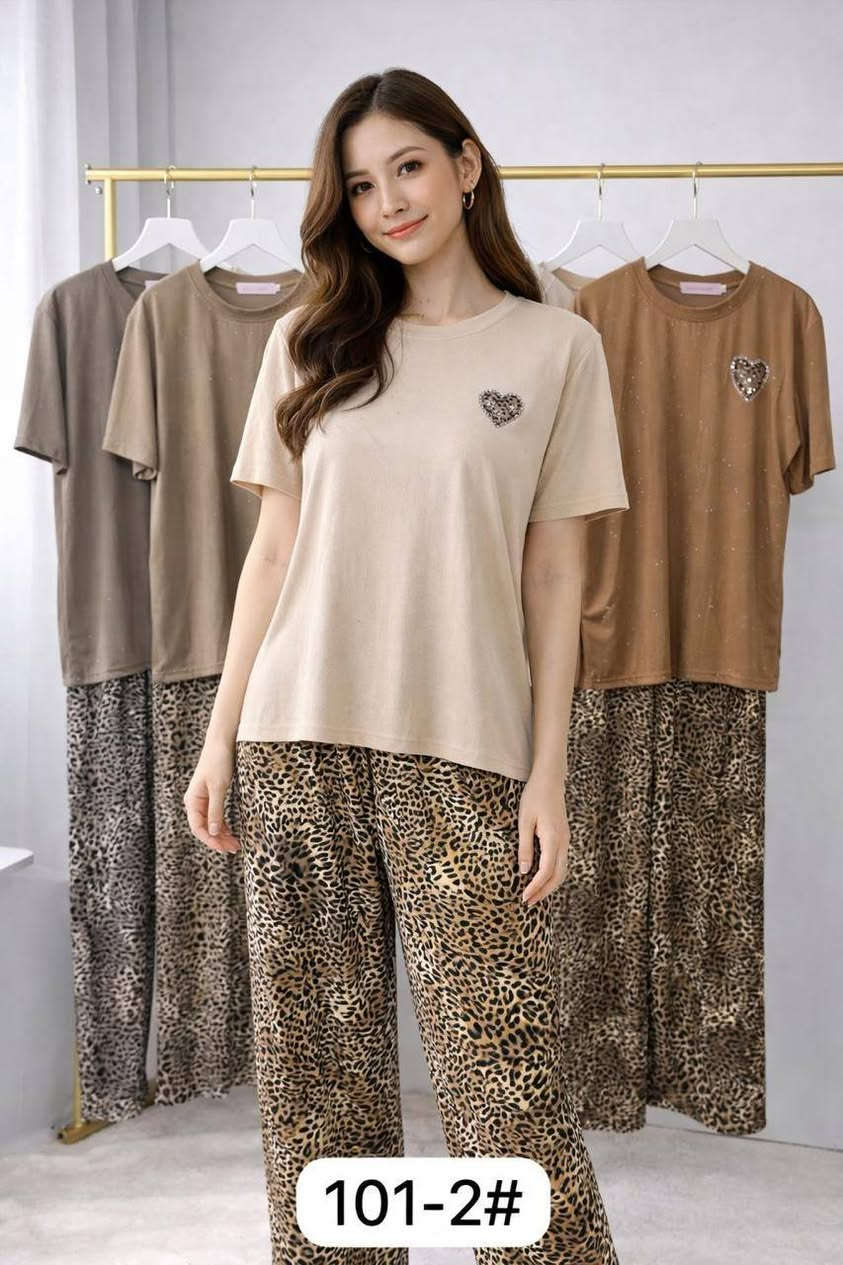 بس ب 8.000 آلاف دينار ♥️😍

قياس فري سايز يلبس من عمر 12 سنة الى 20 سنة 👌

متوفر ب 7 الوان

♠️زبائننا ومتابعين ازياء محمد الزبيدي ♠️
حصرأ وجديد متوفر يمنا 😍

استمتع بتخفيضات حصرية 💙💯

*********** حجز واتساب

👑 كوني  الملكة 👑

عنوانا/الكوت/ داموك 150 مقابل مدرسة الطوعة للبنات 

للطلب والحجز 📦📫 مراسلة البيج 

لحجز اي موديل .. ..

1. اختيار الموديل المحدد .
2. اختيار اللون المحدد .
3. ذكر رقم القياس او الحجم او حرف القياس .
4.عنوان صحيح مع اقرب نقطة داله + رقم شغال 
ملاحظة جدا مهمة❌✋🏻 الكم حبايب . التأكد من الطلبية وفحصها جيدآ بوجود المندوب غير مسؤولين بعد مغادرة المندوب ولا يحق الترجيع او الاستبدال ..سعيدين بكم لاختيارنا 💙

تتوفر خدمة توصيل 🚖 داخل الكوت 

 تتوفر خدمة توصيل 🚖 للمحافظات أيضاً
