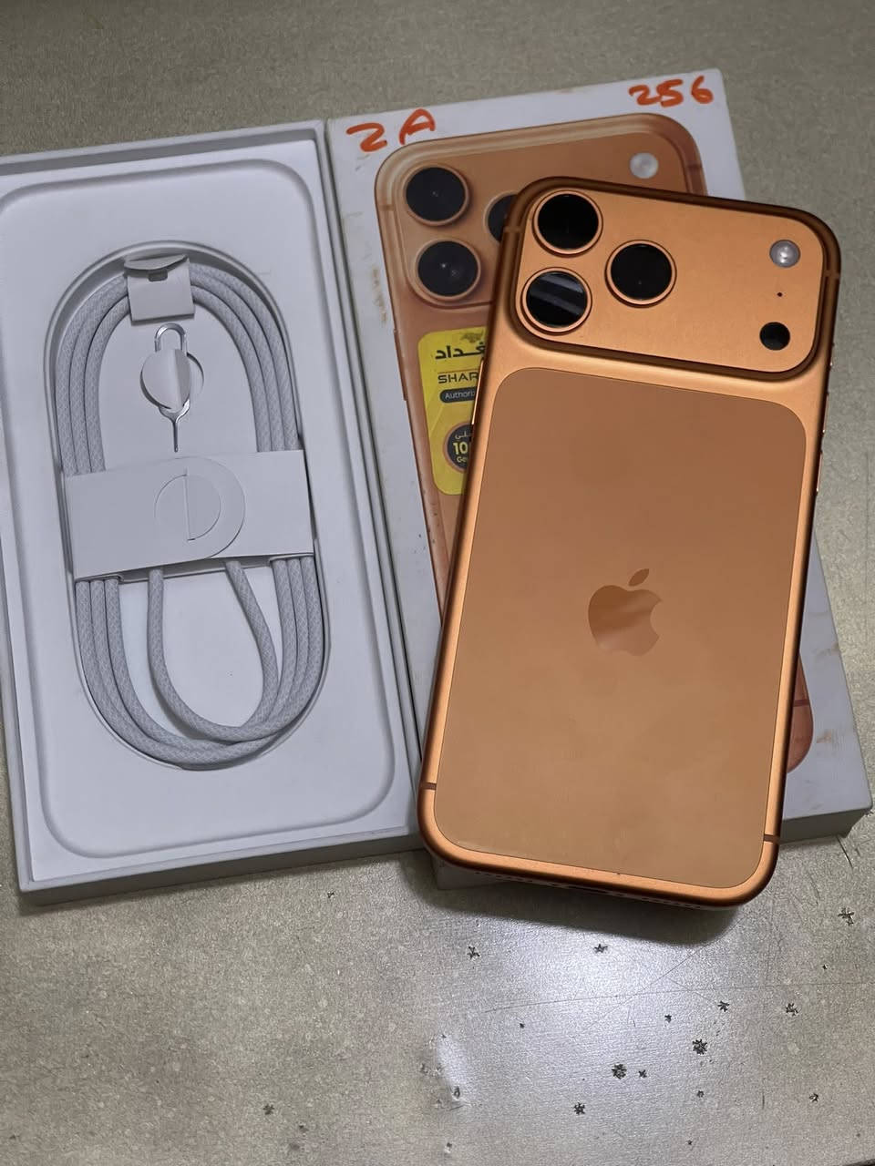 السلام عليكم
ايفون 17 بروماكس ذاكرة 256 بطارية 100  سيم كرت عدد دورات الشحن 28 مكفول من كلشي نضافه 100/100 ملحقاته كامله السعر مليونين و 75 بي مجال مكاني بغداد
رقم هاتف   ***********
