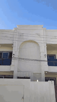 خلفه متفرغ حاليا لبخ سمنت ناعم خشن تصغير مساطر سقل نثر تقطيع ترايش وتف...