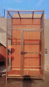 قفس حديد • ارتفاع ١٫٥م • عرض ٨٠سم