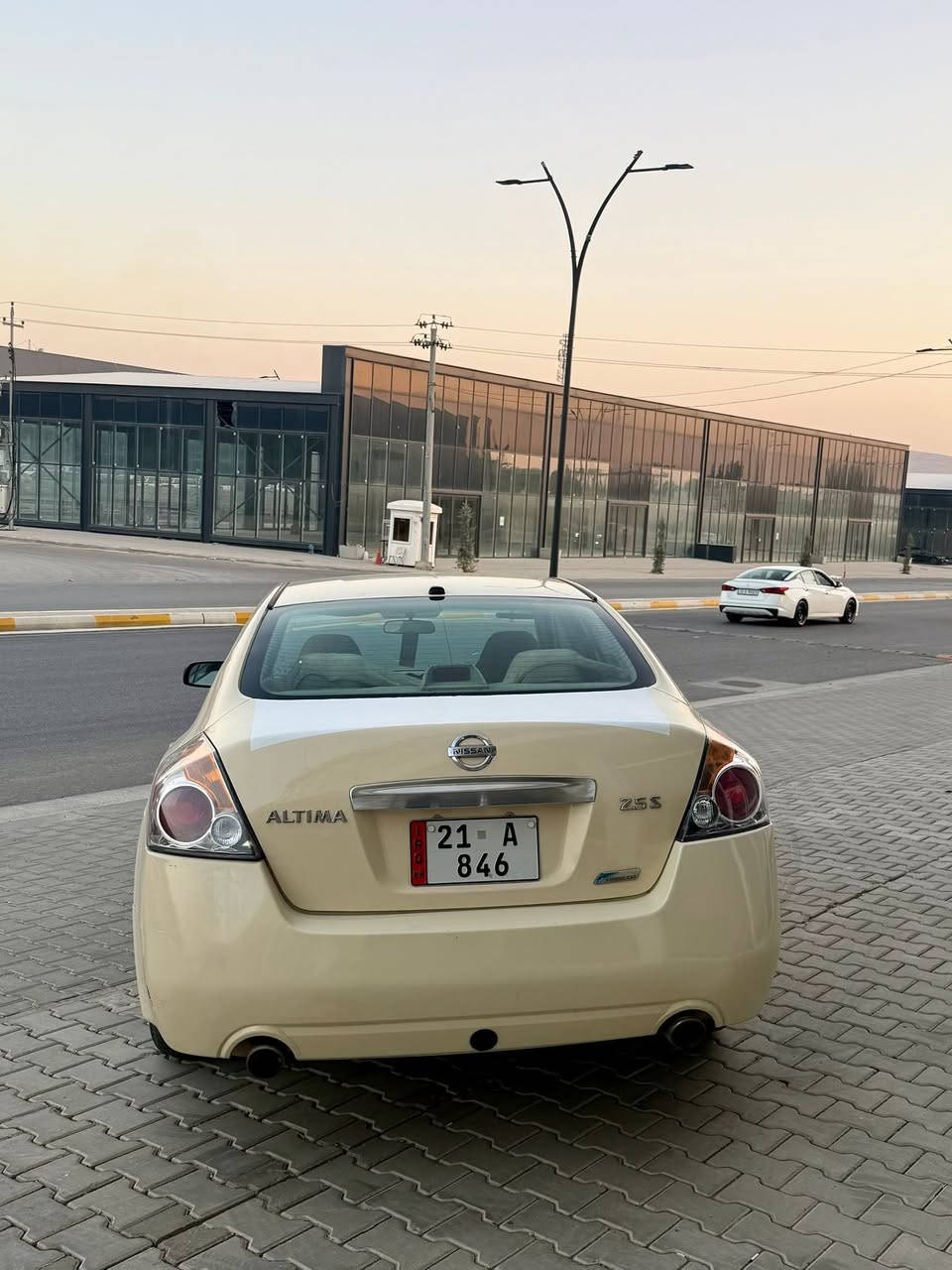سلاوی خواتان لێ بێت  ئەڵاتیما مۆدێڵ 2012 تۆماتیک گێرو مەکەنەی بە شەرت سەنەوی تا 2031 تازەیە سەیارەکە ماڵی دۆستە ساردی نیە  دووپەڵا کارتی بجوکی هه یە پئشو دووای کەپسە . ناونیشان سلێمانی   .***********  
***********
