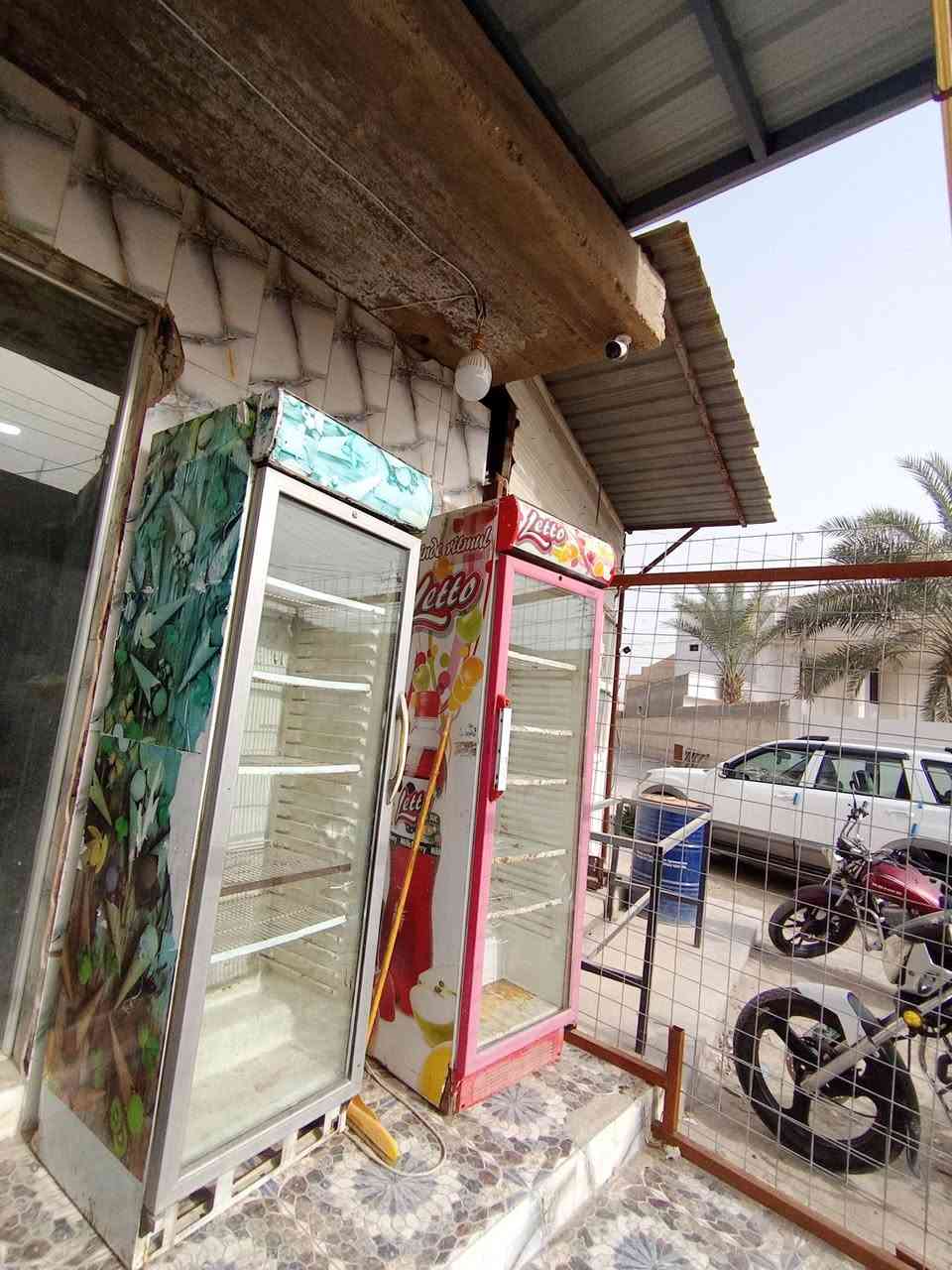 للبيع السعر ٤ثلاجات الوحده ٢٧٥ الي يريدها اتصل علا رقم ***********
