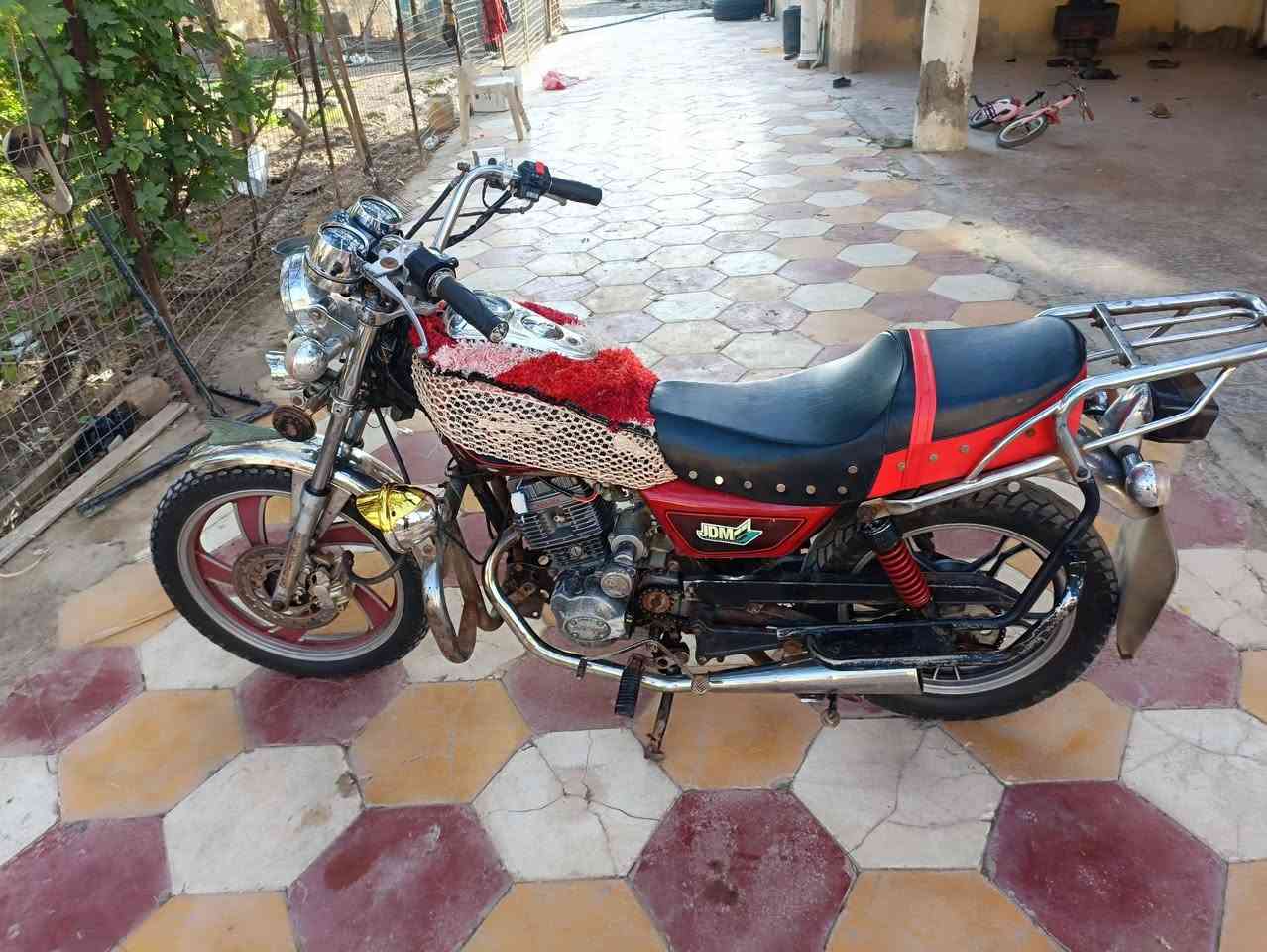 سلام عليكم دراجه لبيع جونده موديل 2017 دراجه نضيف كلش شوفت عينك السعر 375وبيه مجال المكان بالديوانيه قضاء المهناويه رقم ***********
