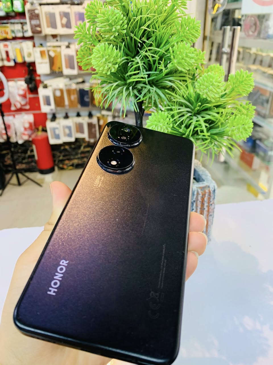 #مستخدم 🎩

🔥‏HONOR X7B

ذاكره 256G

كامرا 108M

السعر 🔥 155الف 🔥

جمال أخّاذ ومظهر مذهل بألوان تخطف الأنظار 
مع تصميم نحيف بحواف مسطحة تضفي لمسة جمالية فريدة هاتف HONOR X7B ينقلك إلى مستوىً جديد من الرفاهية التقنية .

- الشاشة : 6.8 انش +90Hz ، FHD📱
- المعالج : Snapdragon 680 🐉
- التخزين : 256GB || رام : 6GB💽
- الكاميرا : 2MP+5MP+108MP📸
- البطارية: 6000mAh🔋
- شحن سريع بقدرة 35W⚡️

______________________________________________

‎👈يرهم 🔄 مراوس 🔄ويه أي جهاز 🔄 عندك 👉

‎التوصيل متوفر لجميع المحافظات 💨🚙

‎او زياره موقعنا الكائن في 🫵

‎    📌العنــــــــــ🫵ـــــــــوان📌

‎  🔥 مركز الاسطورة للموبايل 🔥

‎ ‏_الانبار_ عنه_ مجاور_ مستشفى_ _عنه🏥
‎ العالم ⛩️⛩️⛩️⛩️⛩️

‎***********واتس
***********
