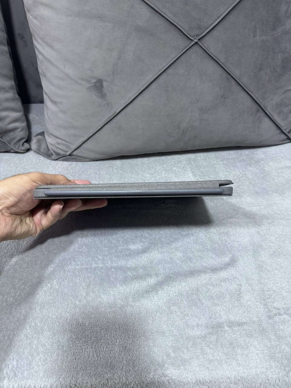 Magic Keyboard 11 inch (Logitech)
ماجيك كيبورد نوع لوجيتك ممتاز جدا للاستخدام مع آيبادات برو ١١ انش لاستخدام الجيل الاول والثاني والثالث وجميع آيبادات حجم ١١ انش ، الكيبور في مميزات مرتبه موضحه بالرابط ادناه وموضح كم ثمنه بموقع الرسمي للشركة او eBay مش اقل من ١٥٠ وانا
بدي أبيعه بس ٧٥ و في مجال بشكل بسيط ويوجد توصيل 

https://www.logitech.com/en-eu/shop/p/combo-touch-ipad


**إذا كنت صاحب هذا الإعلان وتريد حذفه لأي سبب، رجاءا أرسل رسالة إلى الدعم الفني**