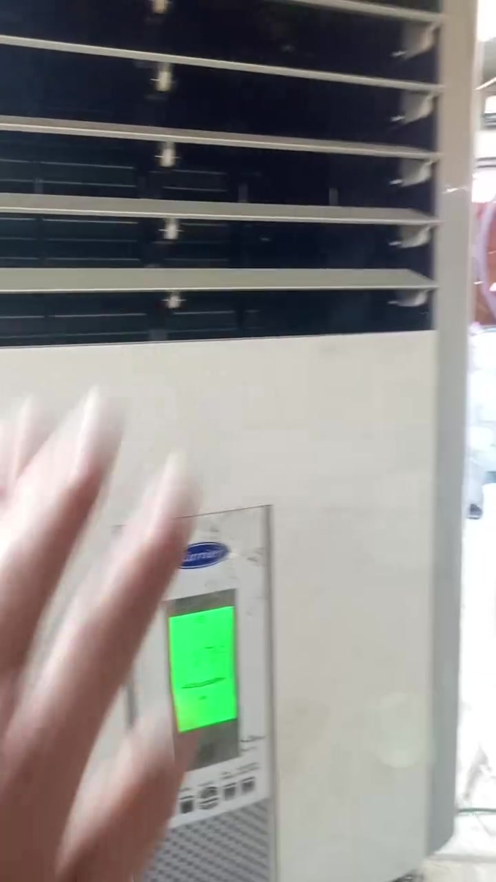 سبلت كارير كارير امريكي 4طن سنكل حار بارد بلادي كامل بوري جديد وياه غاز مقفول شرط الشغل ظمان عشر تيام تبريد ثلج  سعر 950الف قفل بغداد حي النصر سياحي قرب العبيدي ***********
