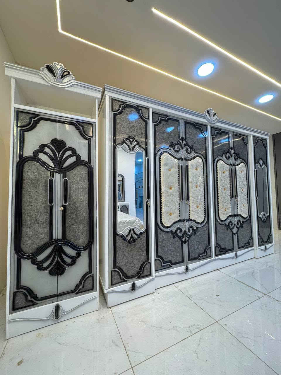 حصرياً الموديل الجديد
السعر مليون دينار فقط 😍

غرفه نجاره قتصاديه 🛌

متكونه من 9 قطع مميزه 

الكنتور ارتفاع 240 طول 320 

مع الزاويه مجموع الطول 4 امتار 

السمك الخارجي للغرفه 5 ملم انديف

والسمك الداخلي 3 ملم معاكس ابيض

سعر الشازلون الخزان 75 الف 

سعر الشازلون المقعد 50 الف 

متوفر توصيل وشد داخل بغداد 😊

متوفر توصيل وشد لكافة محافضات العراق 🇮🇶


**إذا كنت صاحب هذا الإعلان وتريد حذفه لأي سبب، رجاءا أرسل رسالة إلى الدعم الفني**