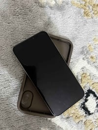 مبايل للبيع ايفون اكس صغير مبدل فقط بطاريه وحاليا بطاريته ١٠٠ الاتصال ...