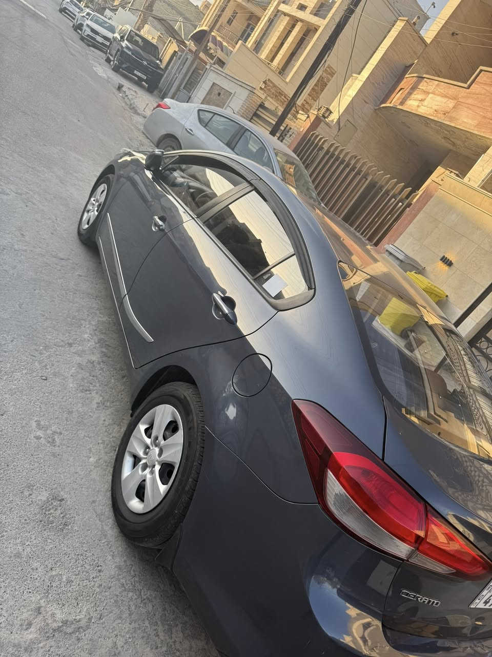 سلام عليكم للبيع كيا سيراتو موديل ٢٠١٨ وارد خليجي ماشية ٩٧  بية رش جاملغ خلفي فقط بدون حادث  لسعر ١٢٦ مكان سيارة بغداد حي جامعة رقم هاتف ☎️ ***********
