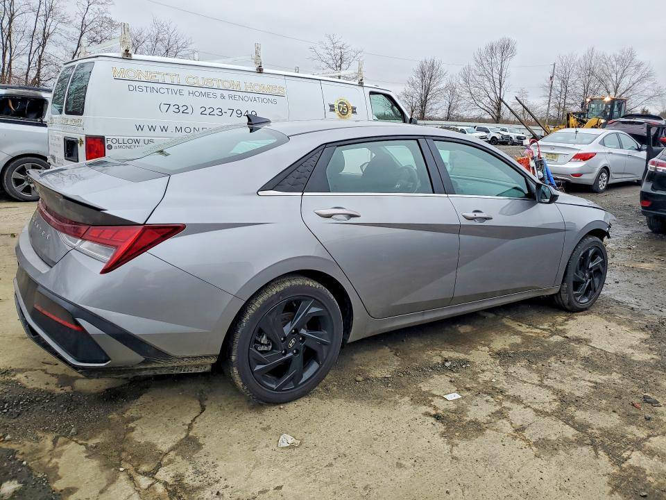 (اعـــــــــــــلان مــــــــــــــــزاد 📢 ) 

2026 HYUNDAI ELANTRA SEL SPORT 

هيونداي النترا سبورت  : ٢٠٢٦

حالة السيارة : تعمل وتسير 

ضرر السياره : كما موضح بالصوره

تاريخ الــــــمزاد الأثنين : 2026/5/18

وقت المزاد الساعه : الخامسه عصرا 

اللـــــــــــــــــــــــــــون : سلفر 

عداد المسافه : 6.535

حجم المحـــــــــرك : 4 سلندر 2.0

مدة الوصول : 60 الى 75 يوم

للإشتراك في المزايدة يرجى الحضور الى  مكتبنا للـتأكيد على تثبيت السياره المزاده.

العنوان : النجف الاشرف قضاء المناذره( ابوصخير) شارع حيره ابو صخير مكتب عمار لمزاد السيارات الامريكيه 

               تلفون 
              *********** واتساب
              *********** للاتصال
               عمار
