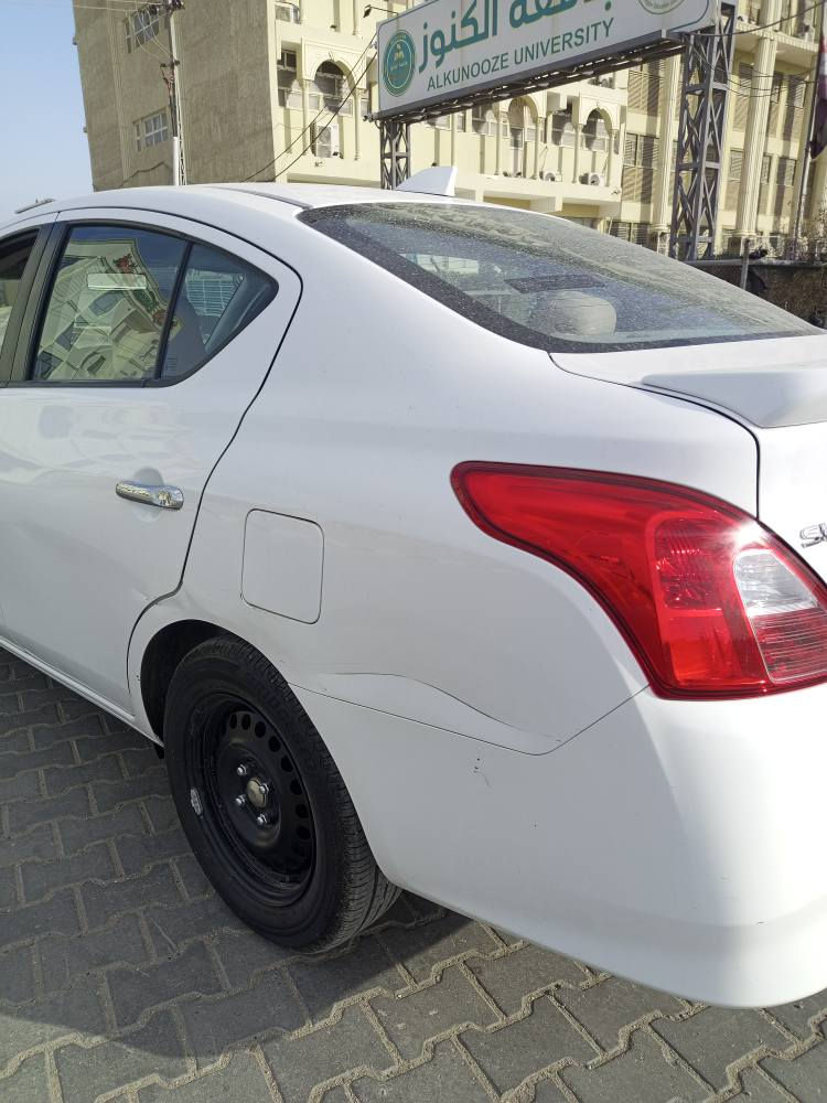 سلام عليكم نيسان صني هندي بليتة زركه 2024 ماشيه 13 الف قابل للزيادة سيارة كفالة كير محرك حدادية كلشي كفاله بس بيهه الضرر الموضح بالصورة مدگر خلفي وشويه من الباب، سنوية السيارة تنتهي نهاية 2029، مدوشمة من الداخل وكاملة

السعر 125 وبي مجال 
واتساب:*********** البصرة, العراق
