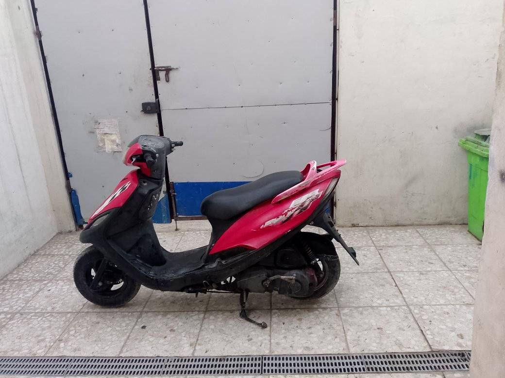 دراجه ماكس ثعلب ياباني سرعة 140 مكينه بلاديه ما مفتوحة ابد ناعمه شلعه قويه كهرباء كوله شغال نكره سلف هندر اوراق بسمي الدراجه كامله نضيفه السعر400 بغداد الشعب رقمي ***********
