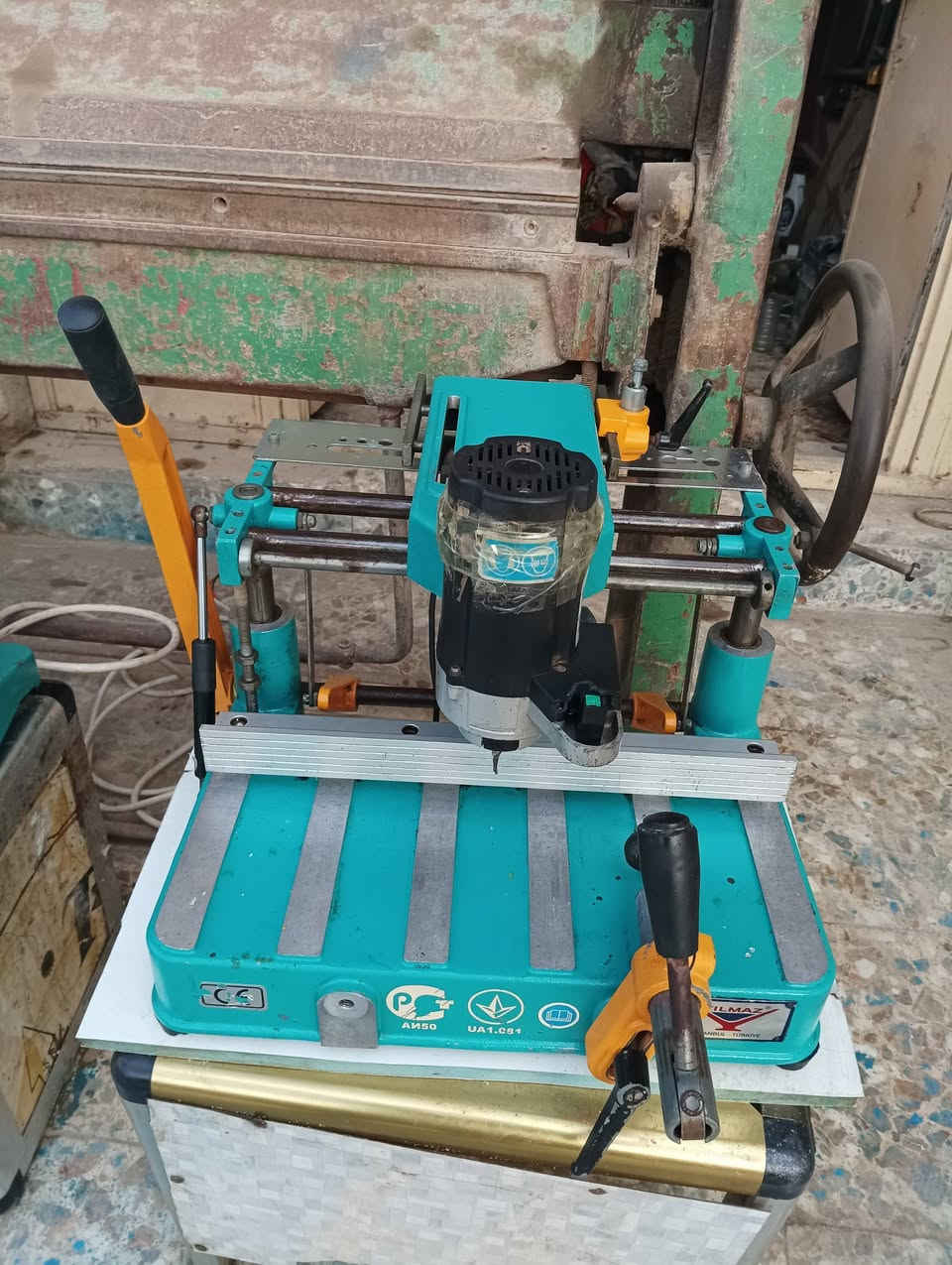 السلام عليكم. للبيع معواجه مترتين وعشره عمل اركان. وفريزة كيلون يلمز  اي استفسار  الاتصال على الرقم ***********. ***********. أو على الخاص في بابل الحله
