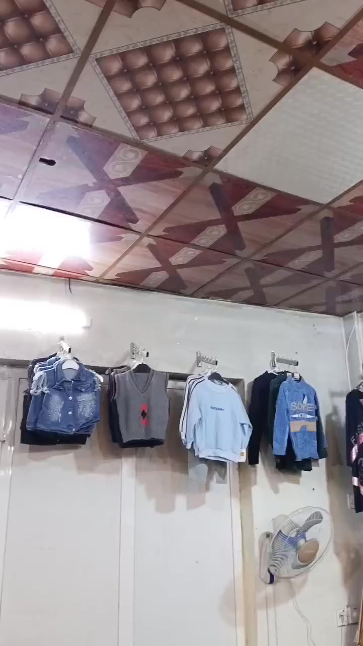 سلام  عليكم  عدنه  ملابس   محل شتوي  وصيفي  اطفال  وداخليات  ونسائي  مع  مليكانات  كافه  اغراض  محل  للبيع  مع  رفوف شكو معروض  داخل  فديو  للبيع  شلع لتوصل  عل  رقم   ***********
