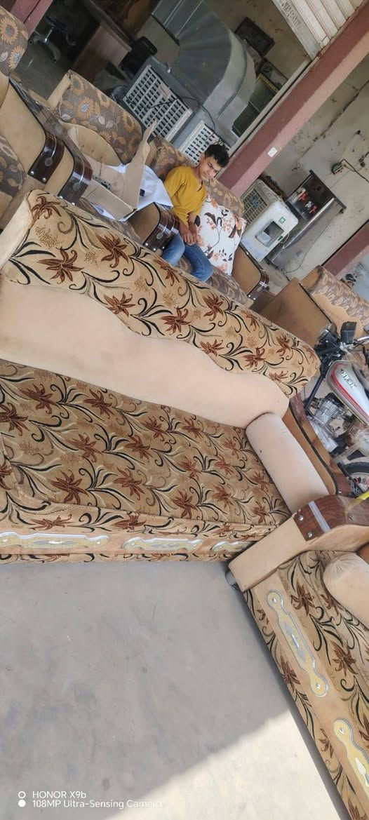 السلام عليكم.. غراض مستخدم اشتري.. وبيع. ..كلمن وسعره شراي يتصل او خاص ..واتساب ***********...يوجد توصيل .. ونظام مراوس هم...
