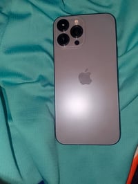 ايفون 31برو ابيع طافي ما اعرف بل جهاز وله اعرف بل ايفون شراي يتواصل 07...