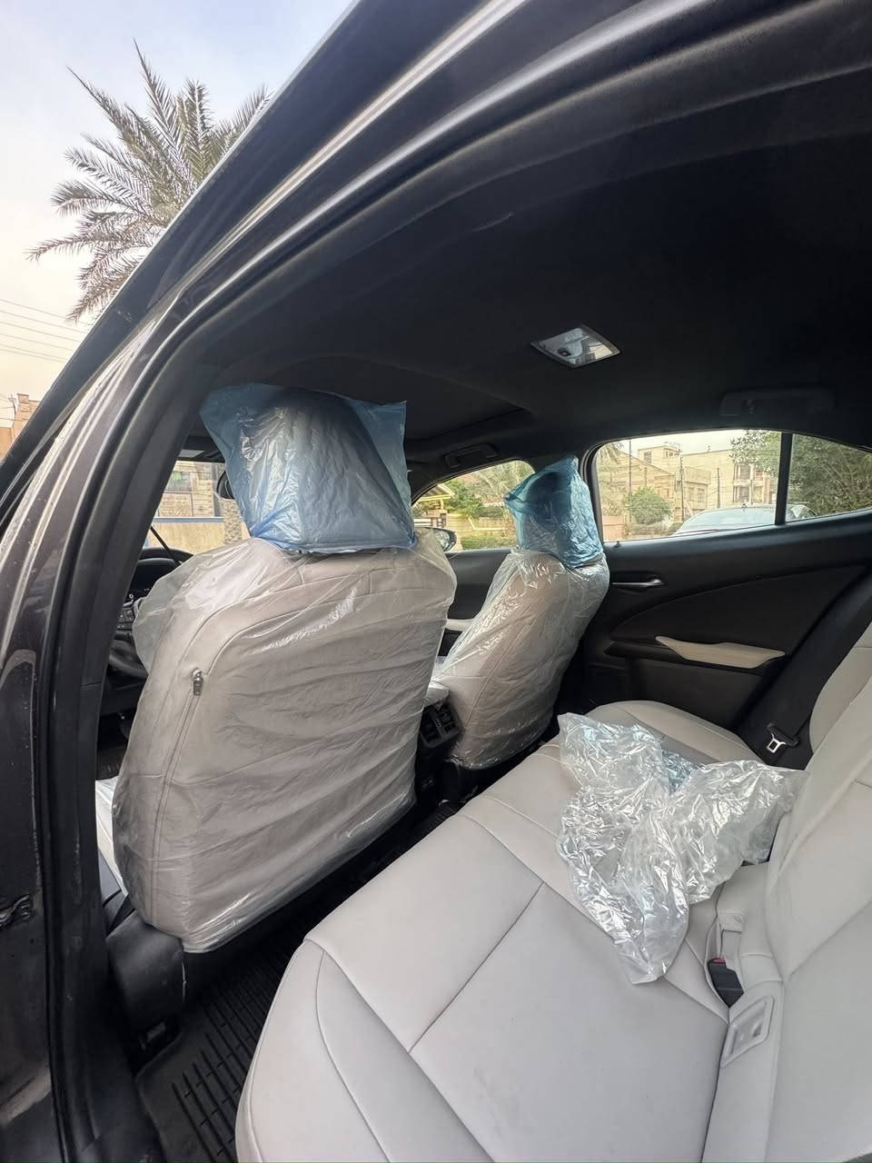 Lexus ux 300h سياره وارد امريكي
موديل 2025 حادثها باب السايق السياره ماشيه 739mi بعدها بترابها زيرو هايبرد السعر 31000$وبيها مجال للتواصل ع الرقم ***********
