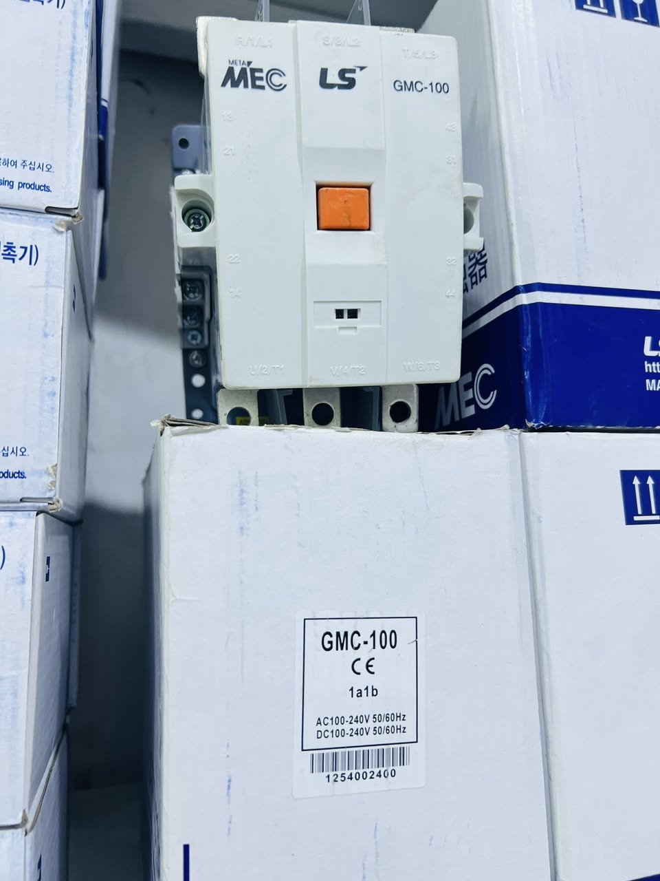 سلام عليكم ورحمة الله وبركاته يتوفر لدينا كونتكترات وقواطع LS بجيمع الامبيريه بسعر مناسب الاستفسار *********** بغداد شورجه عكد النصاره شركة الابداع
